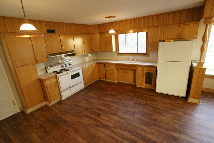 Building Photo - 1648 Cahoon St