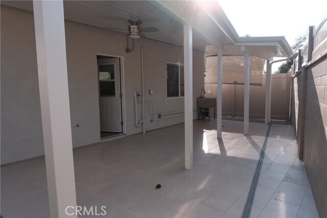 Building Photo - 500 N Resh Pl