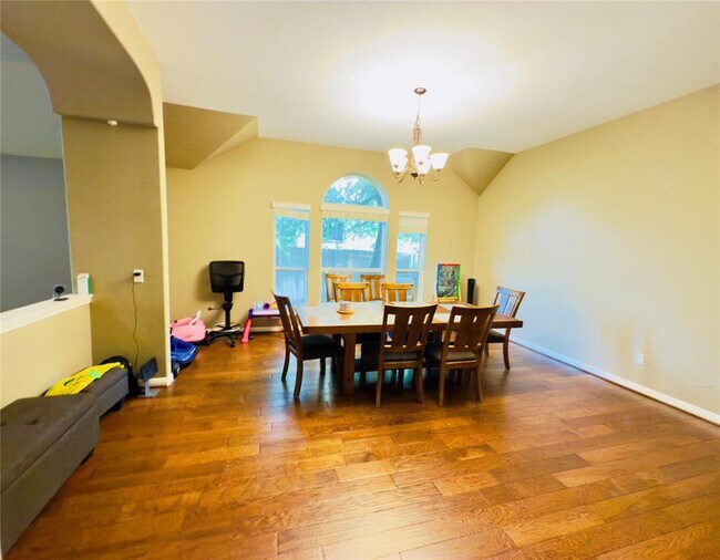 Building Photo - 209 Monahans Dr