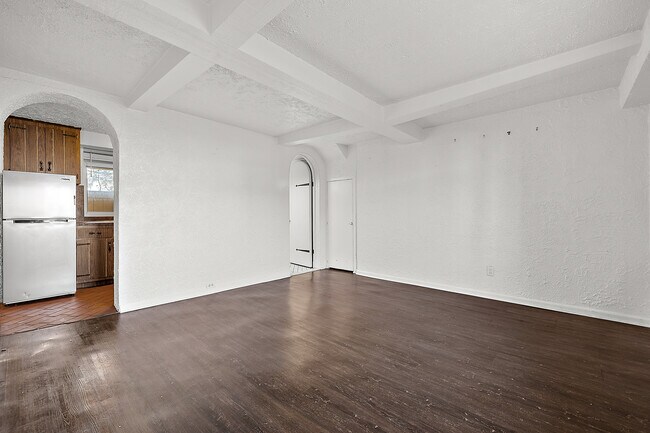 Building Photo - 26324 Harper Ave