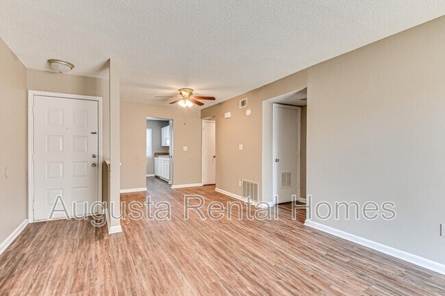 Building Photo - 2812A Thomas Lane