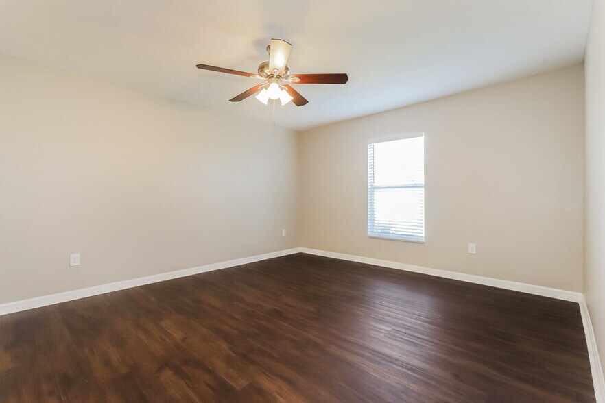 Building Photo - 1637 Climbing Dayflower Dr