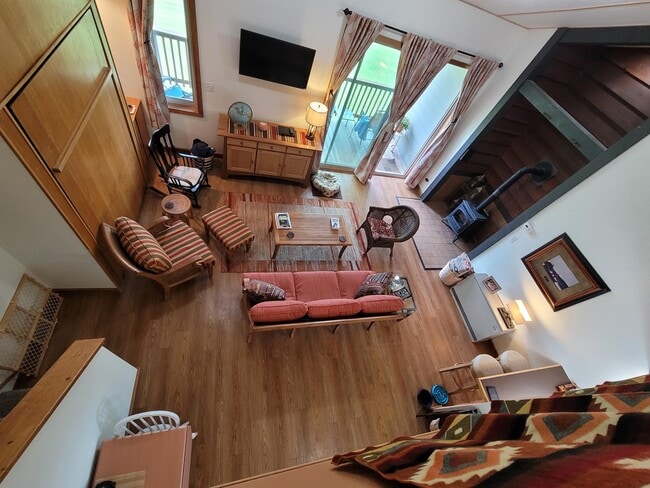 Building Photo - 102 Valley View Dr