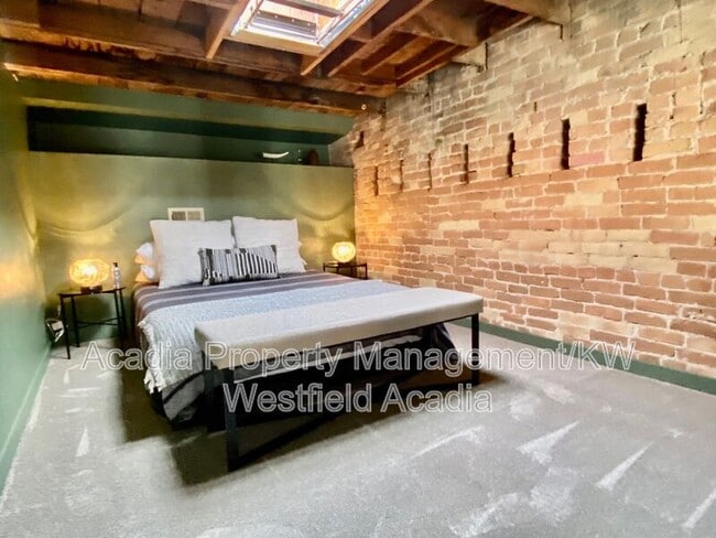 Building Photo - 20 Freedom Blvd 200 W