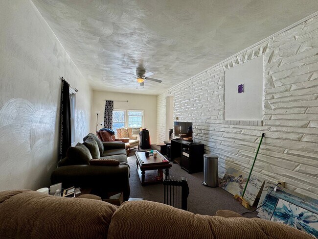 Building Photo - 1708 Grayland St