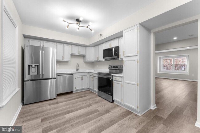 Building Photo - 3484 Legere Ct