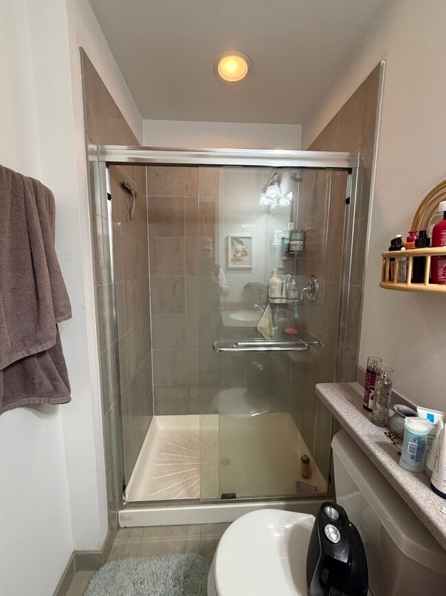 Building Photo - 3734 N Sheffield Ave