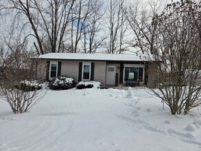 Building Photo - 16 Evergreen Dr