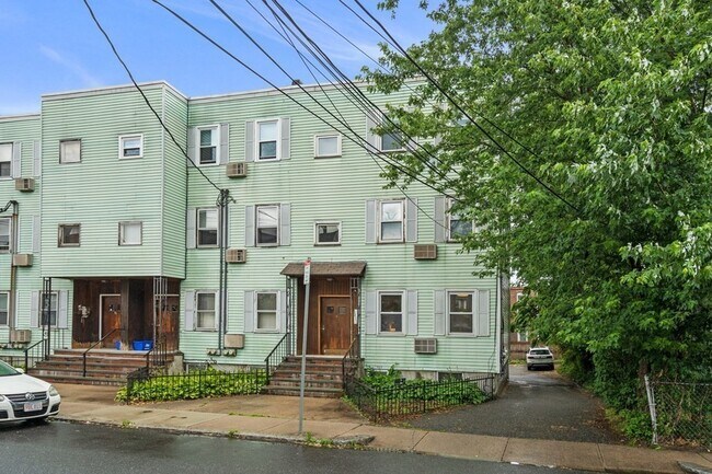 Building Photo - 46 Riverdale St