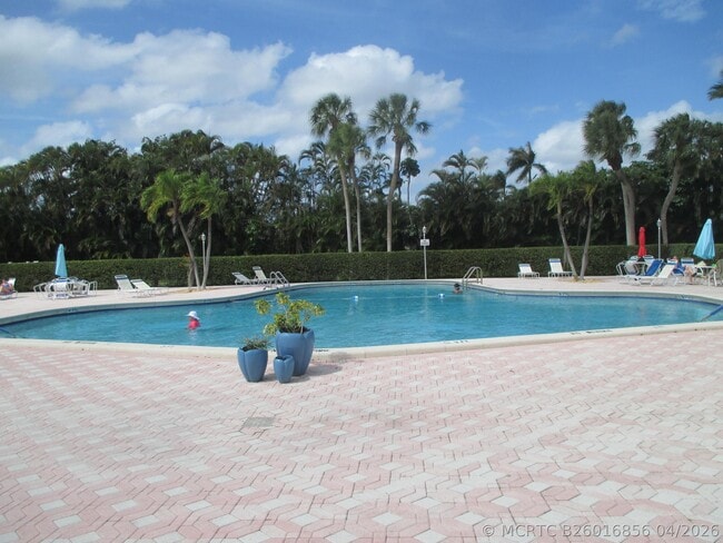 Building Photo - 2951 Ashley Dr W