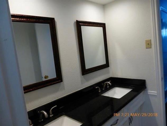 Building Photo - 16325 Lauder Ln