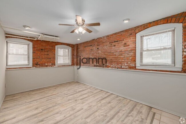 Building Photo - 2773 Hampshire-Unit 3