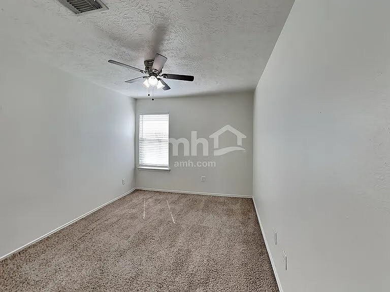 Building Photo - 18475 Sunrise Pines Dr