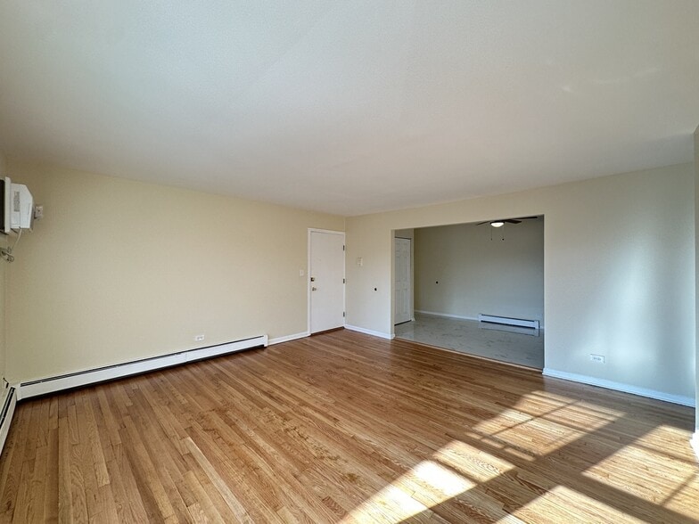 Building Photo - 627 N Lincoln Ave