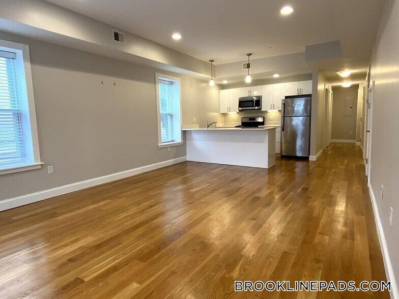 Building Photo - 52 Kent St