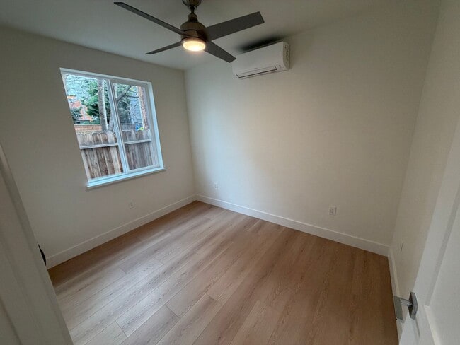 Building Photo - 2422 Kayak Alley