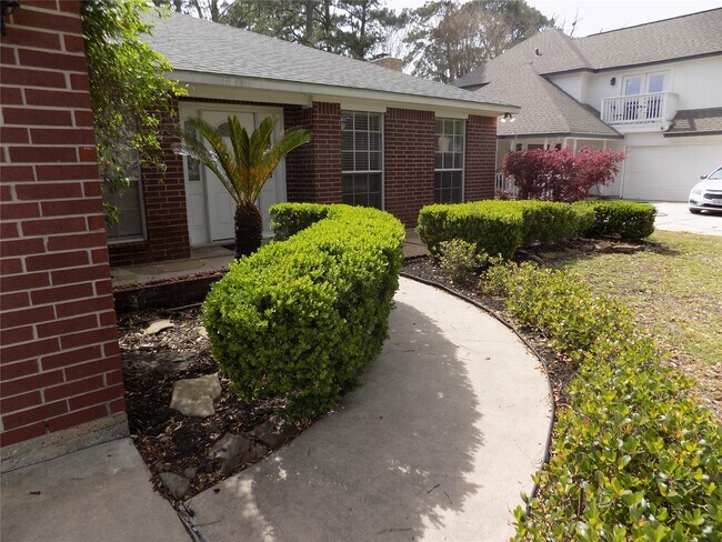 Building Photo - 22623 River Birch Dr