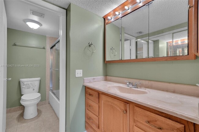 Building Photo - 1100 NW 87th Ave
