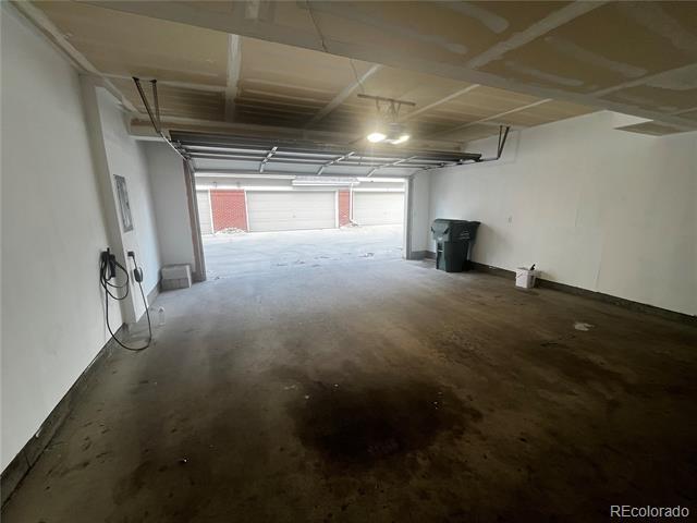 Building Photo - 16901 E Warren Pl