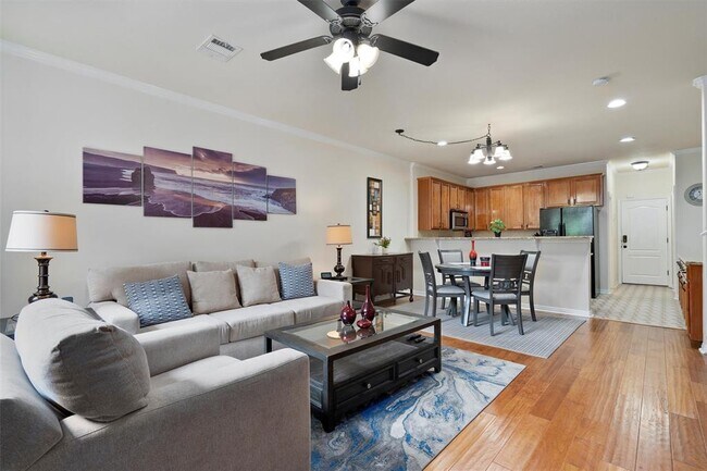 Building Photo - 2101 Town Centre Dr