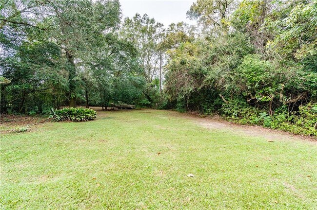 Building Photo - 304 Dogwood Dr