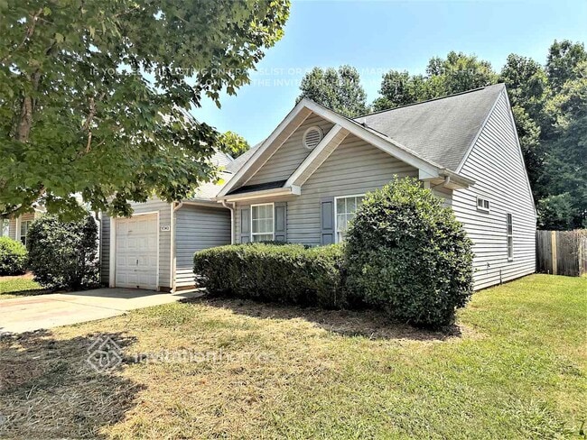 Building Photo - 9340 Dewey Dr