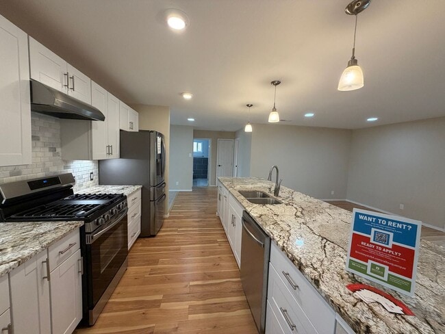 Building Photo - Beautifully Remodeled 3 Bedroom Single Story Home Available Near Golf Course Rd NW & McMahon Blvd...
