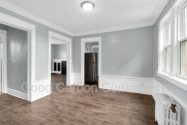 Building Photo - 2809 Main St