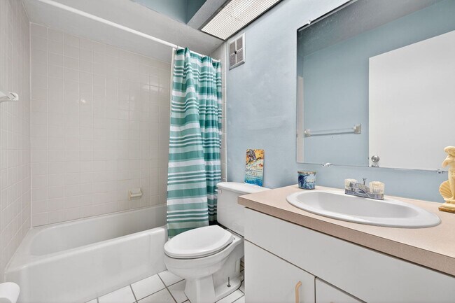 Building Photo - 4728 Orange Grove Blvd
