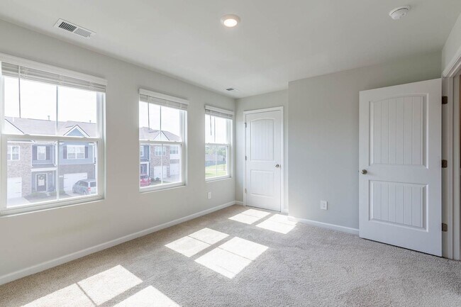Building Photo - 626 Longtail Ln