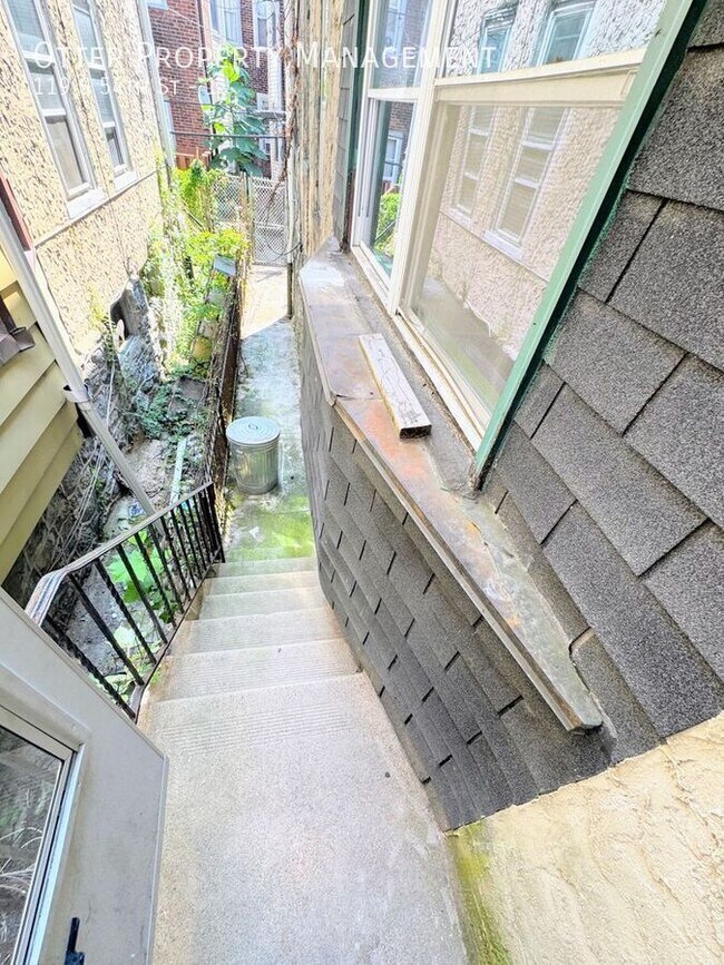 Building Photo - 119 S 54th St
