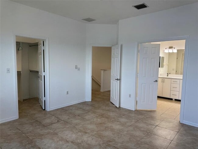 Building Photo - 4331 SW 131st Ln