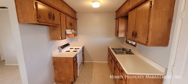 Building Photo - 636 S Crosby St
