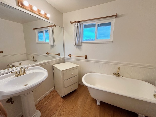 Building Photo - 175 Upper Via Casitas
