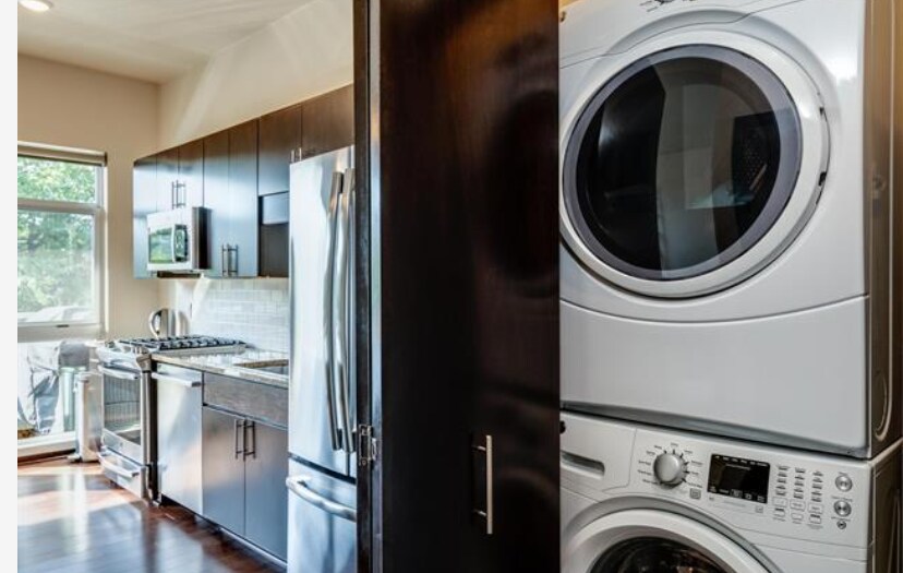 Building Photo - 803 E Mifflin St