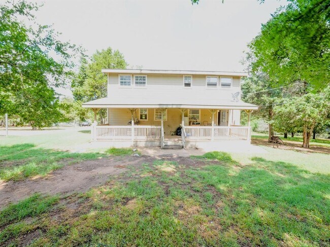 Building Photo - 625 Waugh Way