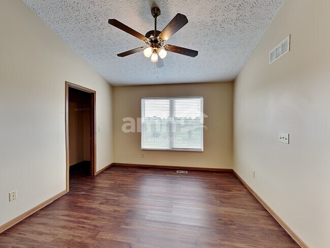 Building Photo - 160 Harvard Loop