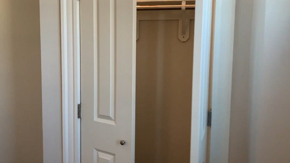 Building Photo - 81 Westland Ave