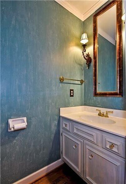 half bath - 3437 Golf Club Ln