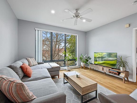 Building Photo - 1060 S Third St