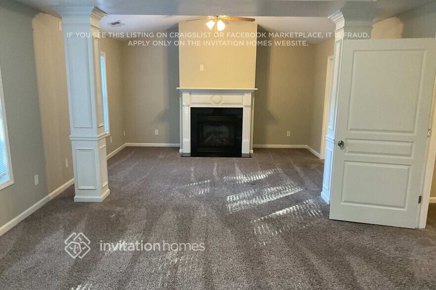 Building Photo - 505 Lakeside View