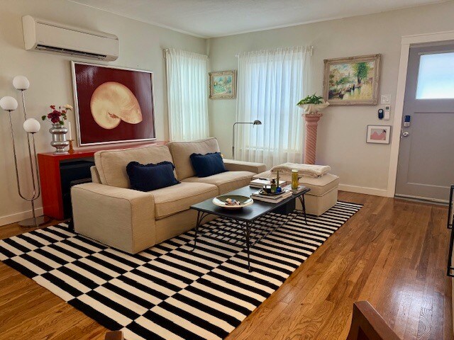 Building Photo - 627 Lovera Blvd