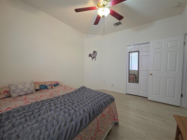 Building Photo - 16800 Tomcat Dr