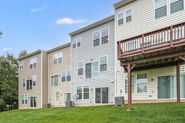 Building Photo - 8605 Sweet Rose Ct