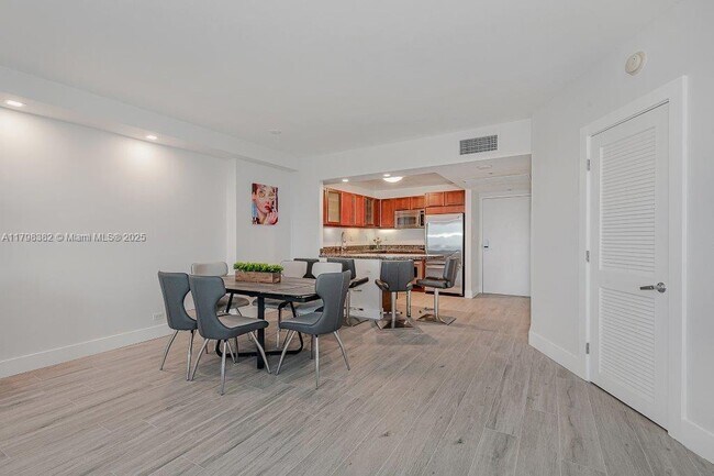 Building Photo - 2301 Collins Ave