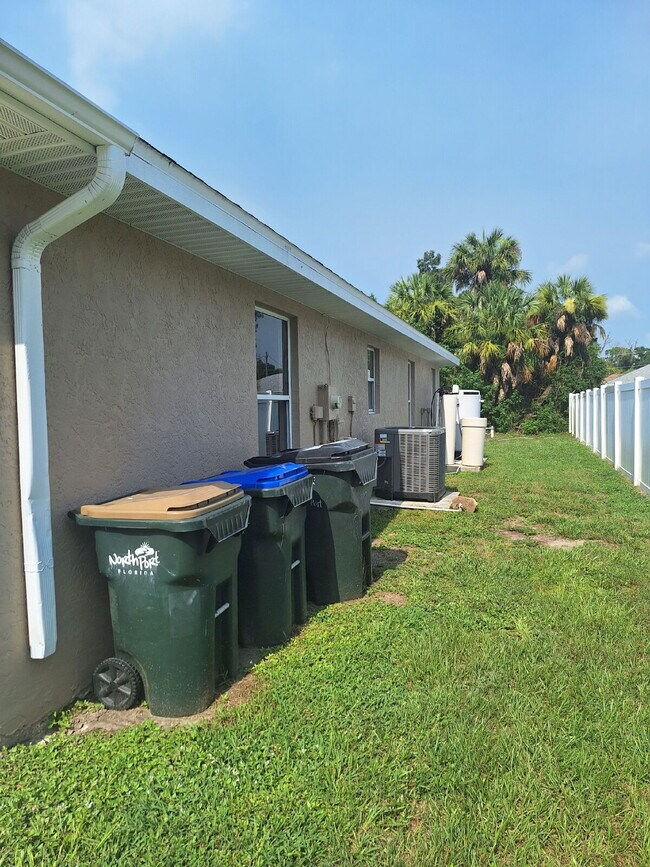 Building Photo - 3/2 Annual Rental Near Atwater Elementary School