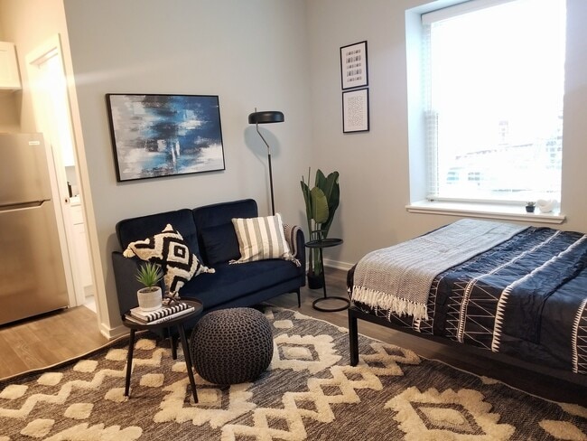 Building Photo - 5240 N Winthrop Ave