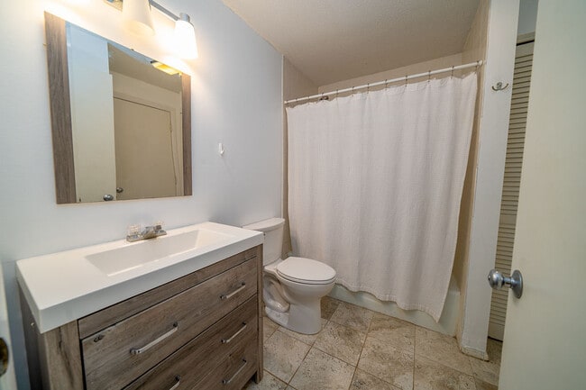 Building Photo - 32 Saginaw Trail