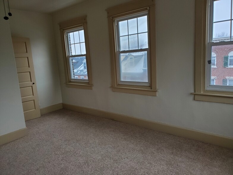 Front Room - 128 N 11th St