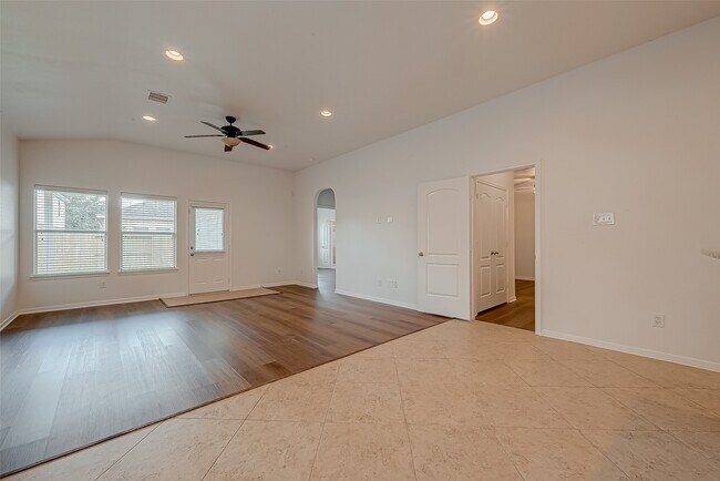 Building Photo - 502 Stream Mill Ln
